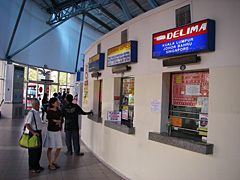 【画像】マラッカの長距離バスステーション（マラッカ・セントラル・バスステーション）内にあるチケットブース