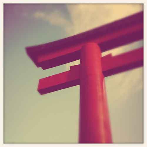 iPhone+KitCamで撮影した鶴岡八幡宮の鳥居