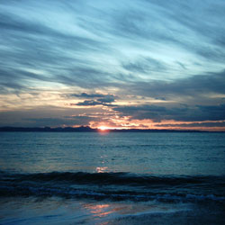 ミニデジ（MiniDigi）で撮影した海岸線から見える日の出