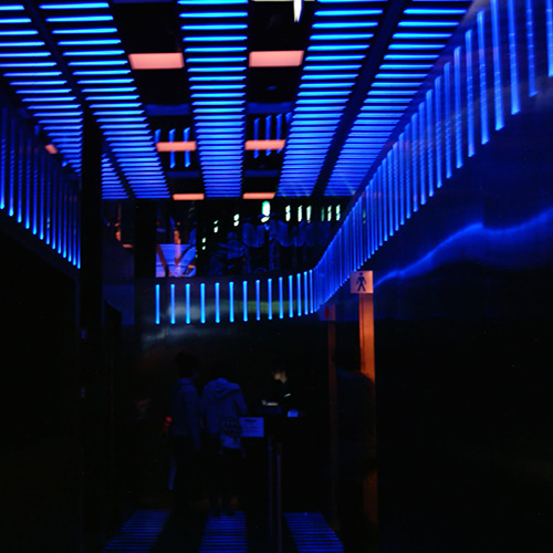 【画像】ミニデジ（MiniDigi）で撮影したビルボードライブ東京のエントランス