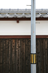 【画像】近江八幡町並み散策写真ギャラリー10〜八幡伝統的建造物群保存地区（永原町）の塀と電柱