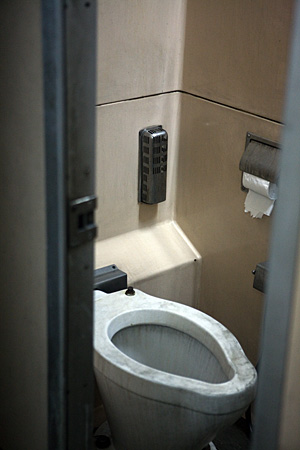 【画像】マレー鉄道の寝台夜行列車設備1〜トイレ