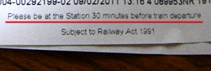 【画像】30分前には駅にいるよう書かれたマレー鉄道の寝台夜行列車のチケット