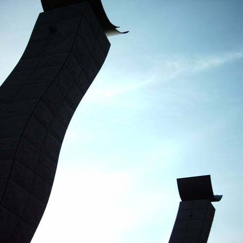 【画像】ミニデジ（MiniDigi）で撮影した日産スタジアムの石柱