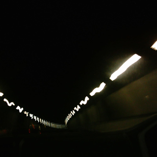 【画像】ミニデジ（MiniDigi）で撮影した高速道路のトンネル
