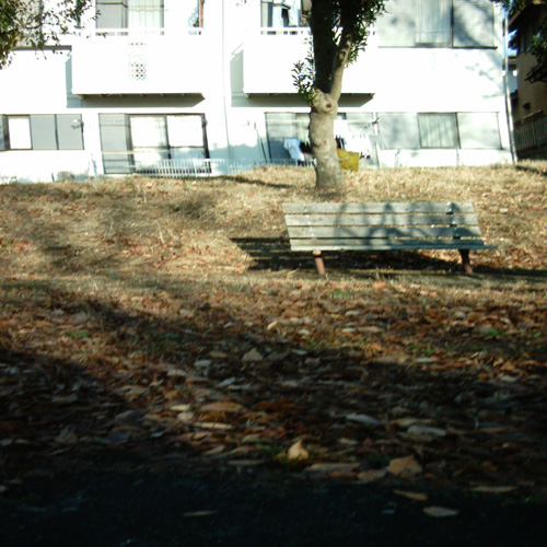 【画像】ミニデジ（MiniDigi）で撮影した公園とベンチ
