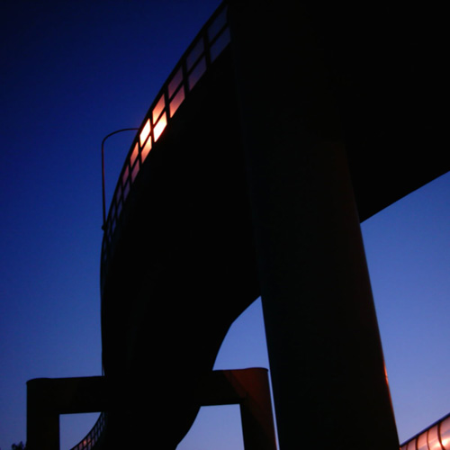 【画像】ミニデジ（MiniDigi）で下から撮影した夜の高速道路