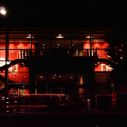 【画像】上映終了後の東京国立近代美術館正面入口