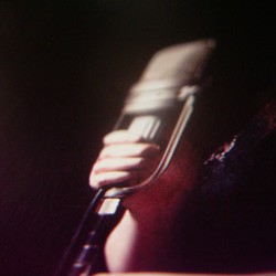 【画像】初代ミニデジ（MiniDigi）で撮影したアデルの写真（クーリエ・ジャポン）
