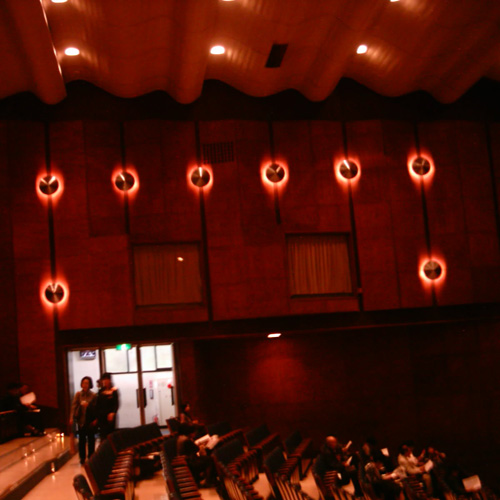 ミニデジ（MiniDigi）で撮影した神奈川県立音楽堂のホール壁面