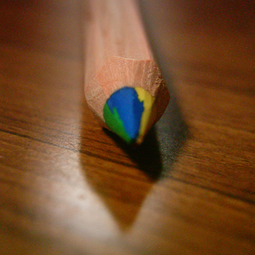 【画像】LYRA（リラ）の4色色鉛筆先端部分2