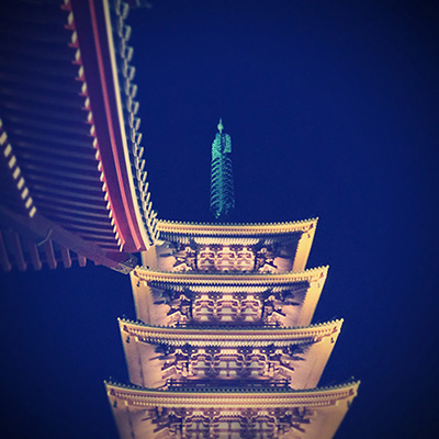 【画像】日の出前の浅草寺五重塔